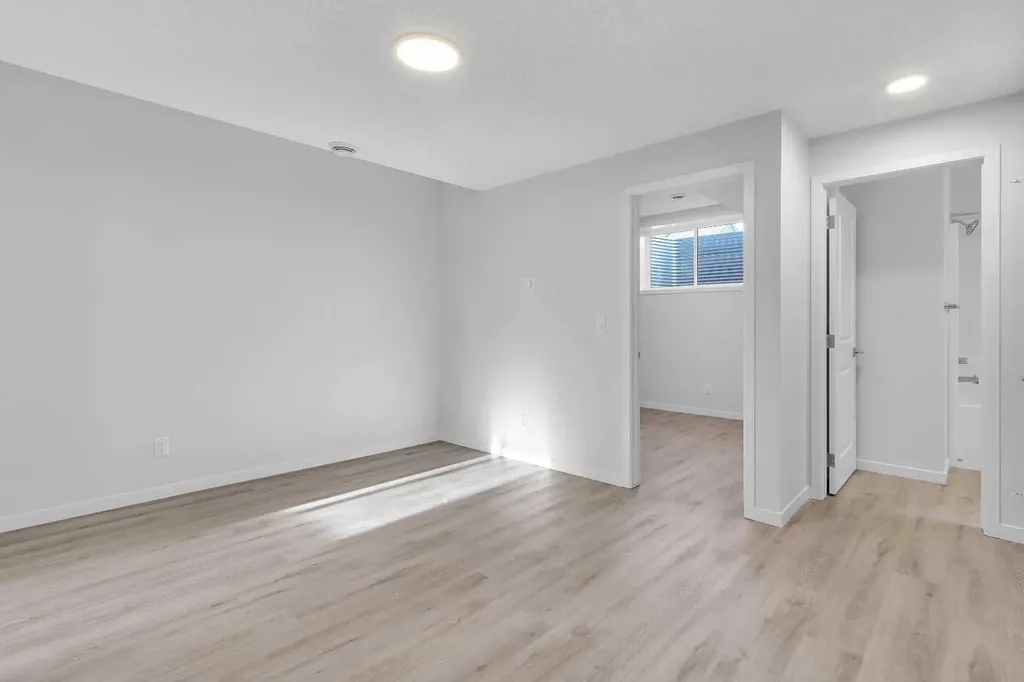20 Iris Crescent Okotoks AB T1S 5V5
