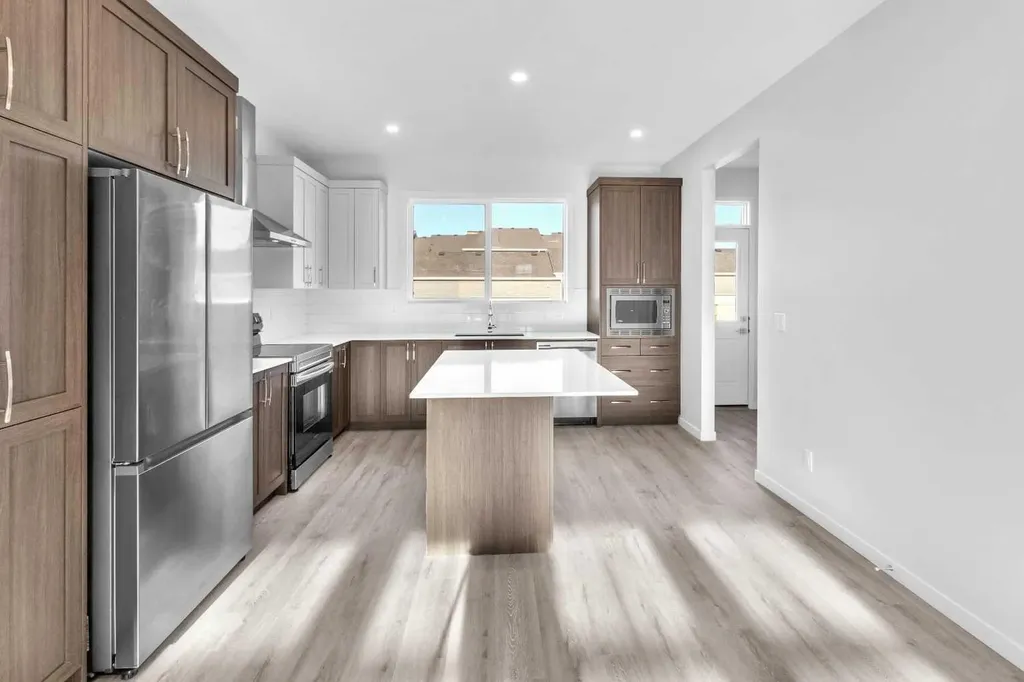 20 Iris Crescent Okotoks AB T1S 5V5