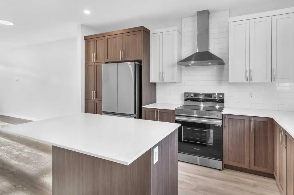 20 Iris Crescent Okotoks AB T1S 5V5