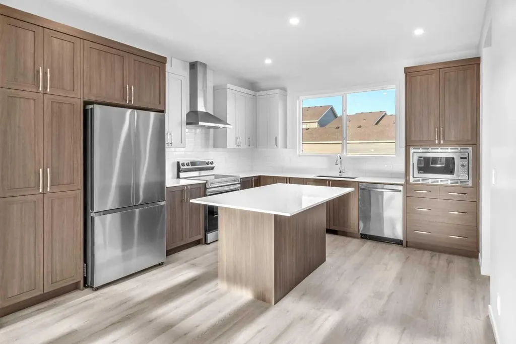 20 Iris Crescent Okotoks AB T1S 5V5
