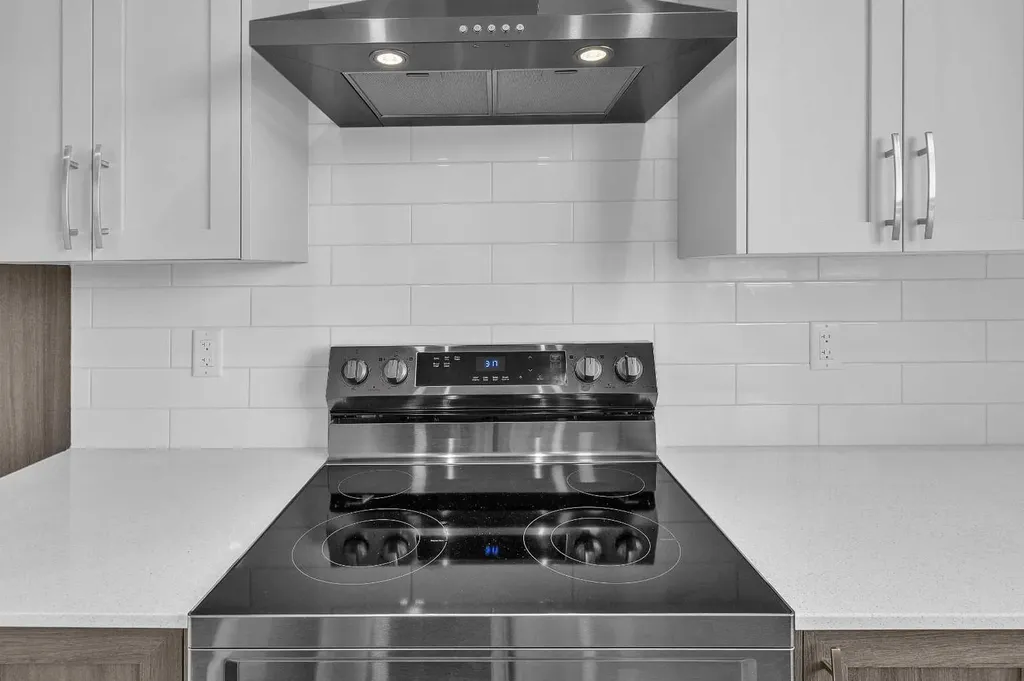 20 Iris Crescent Okotoks AB T1S 5V5