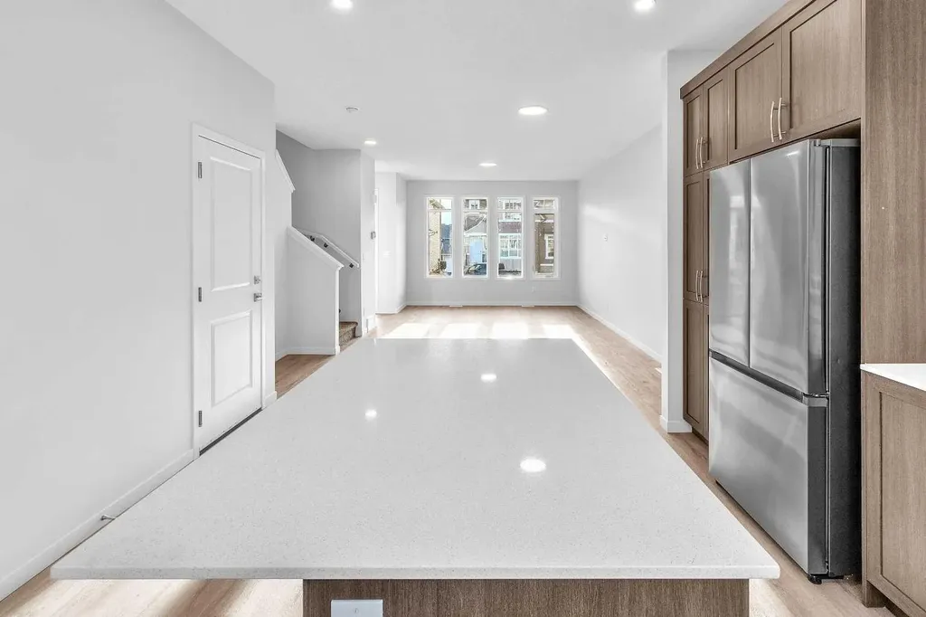 20 Iris Crescent Okotoks AB T1S 5V5