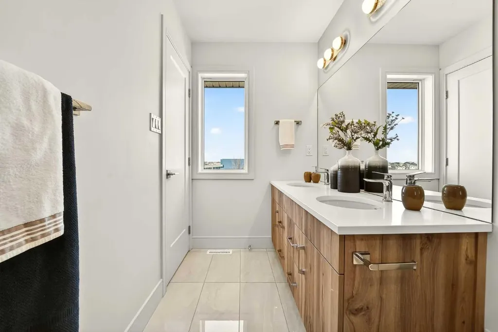 63 Miners Road W Lethbridge AB T1J 5W6