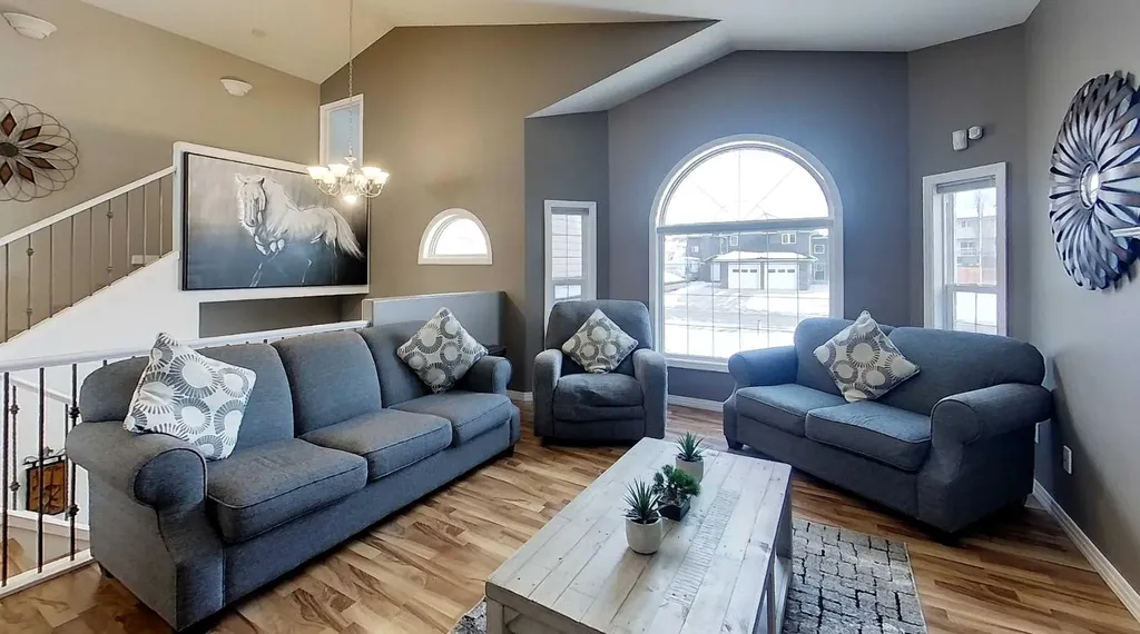 4119 16 Avenue NE Edson AB T7E0A5