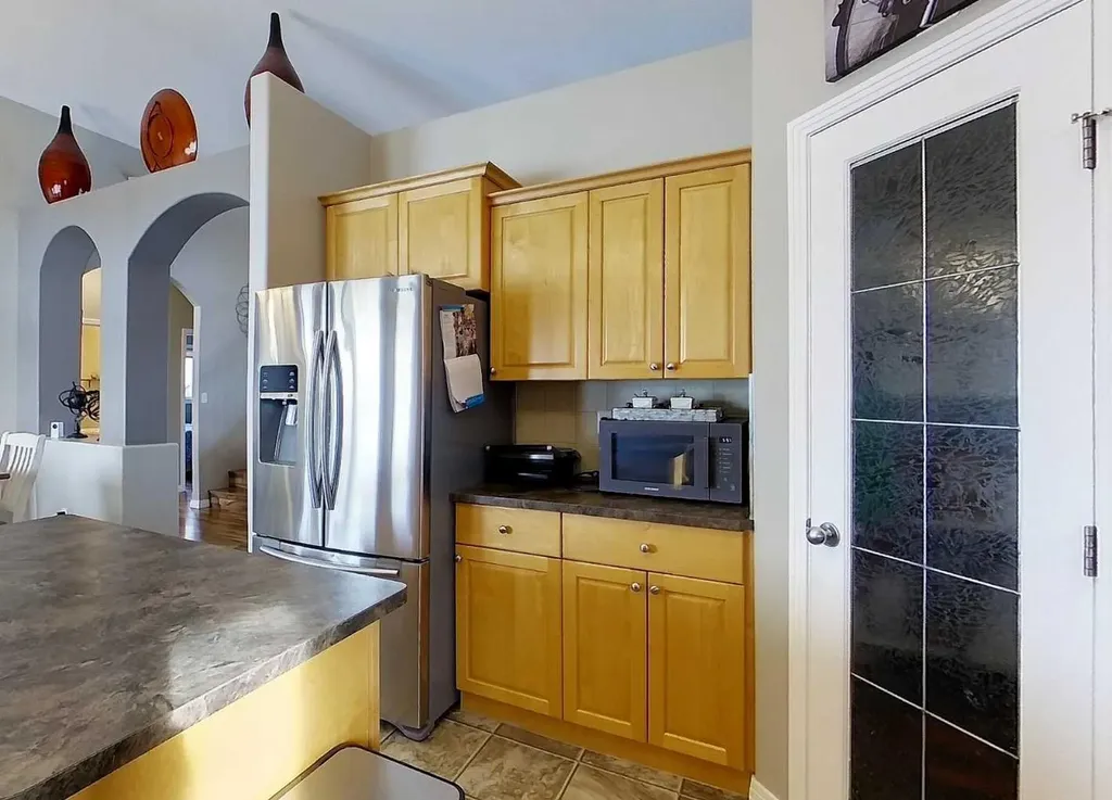 4119 16 Avenue NE Edson AB T7E0A5