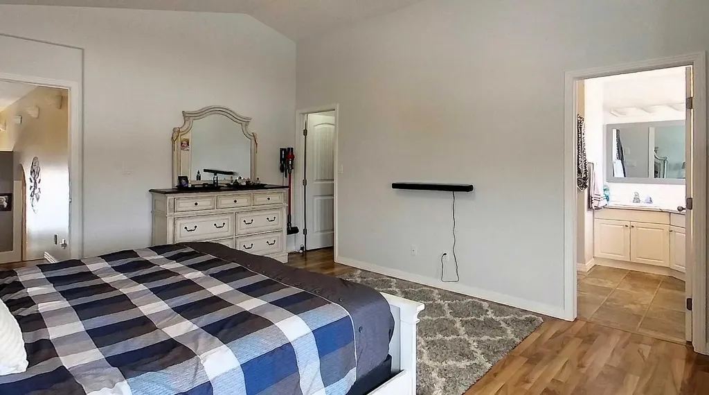 4119 16 Avenue NE Edson AB T7E0A5