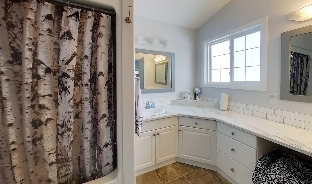 4119 16 Avenue NE Edson AB T7E0A5