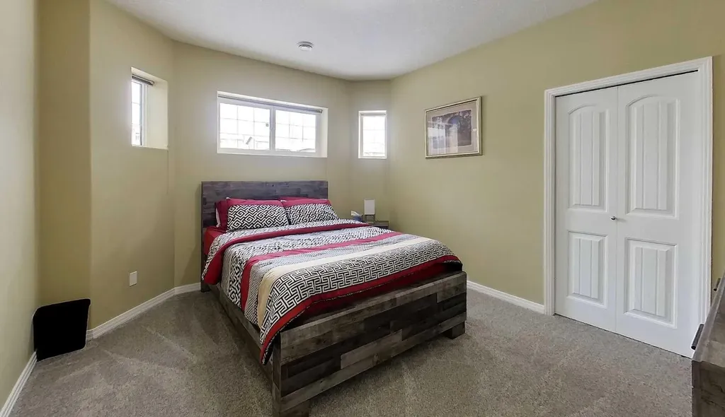 4119 16 Avenue NE Edson AB T7E0A5