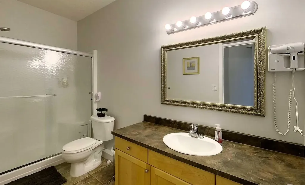 4119 16 Avenue NE Edson AB T7E0A5