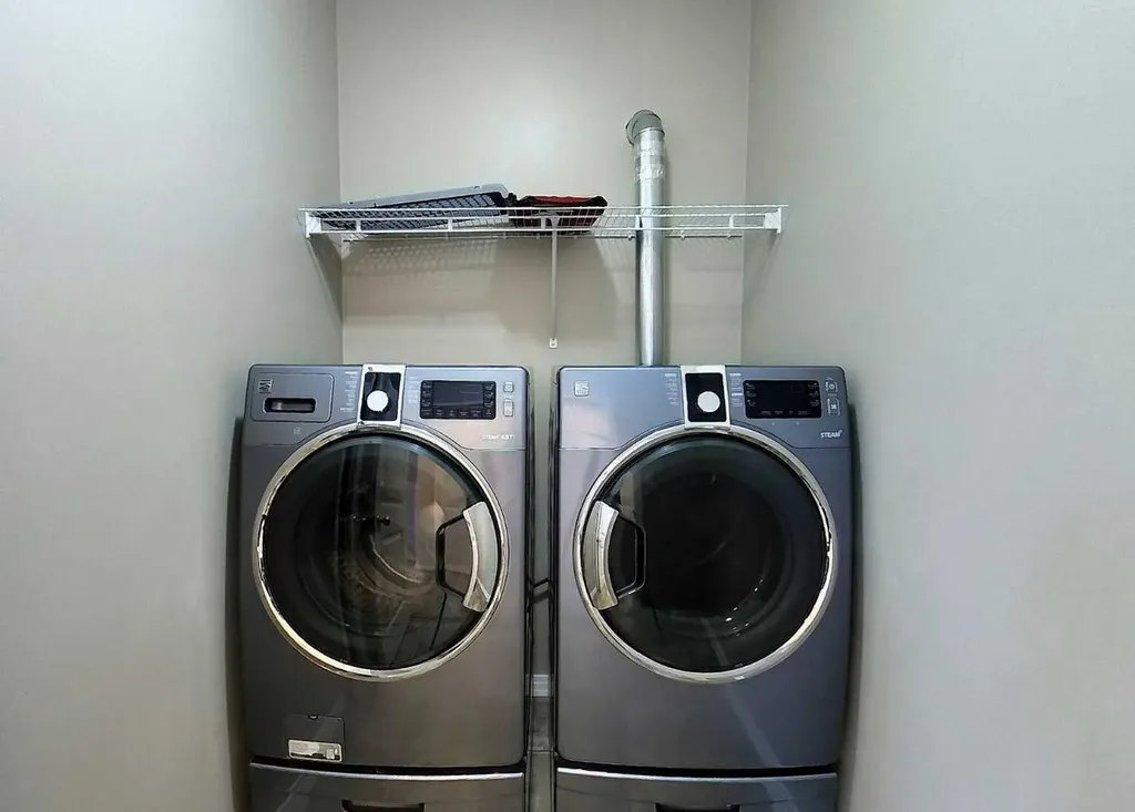 4119 16 Avenue NE Edson AB T7E0A5