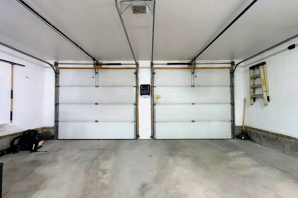 4119 16 Avenue NE Edson AB T7E0A5