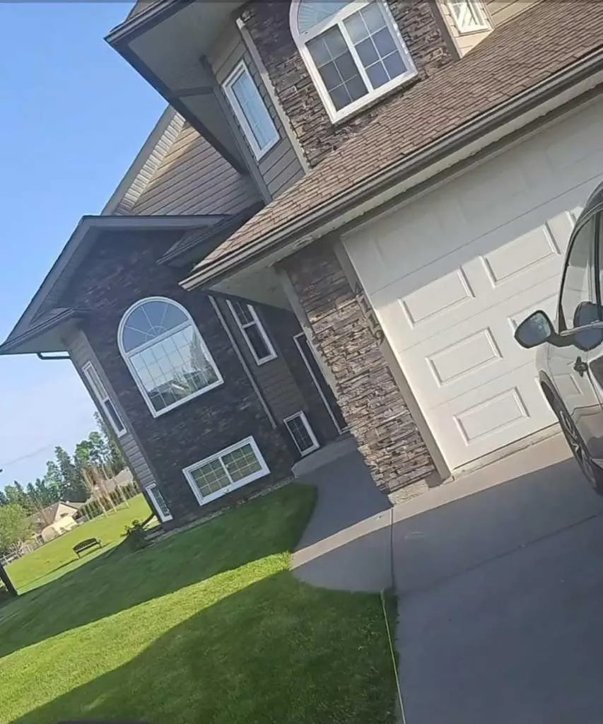 4119 16 Avenue NE Edson AB T7E0A5
