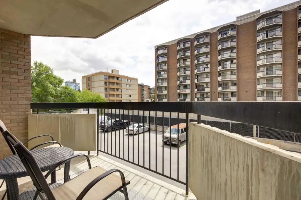 339 13 Avenue SW Calgary AB T2R0K3