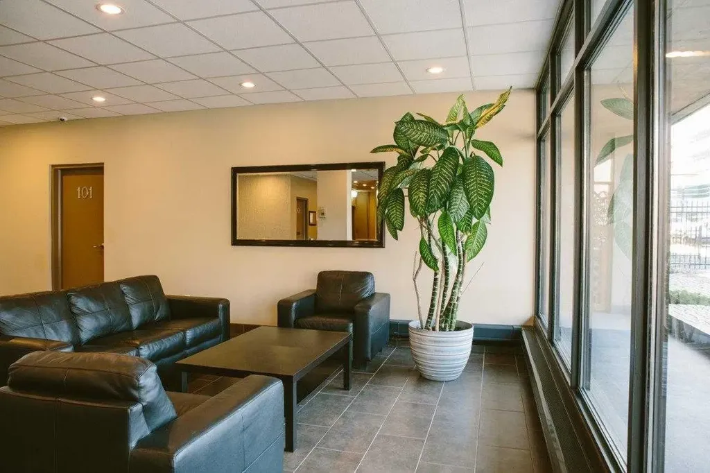 339 13 Avenue SW Calgary AB T2R0K3