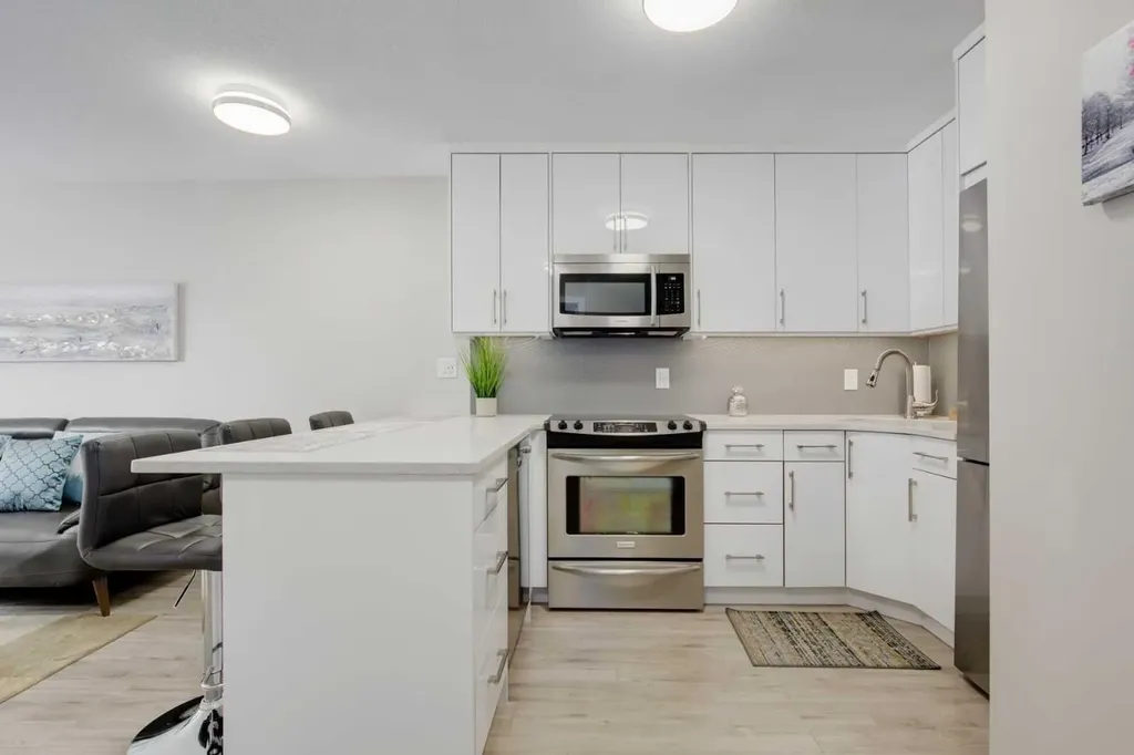 339 13 Avenue SW Calgary AB T2R0K3