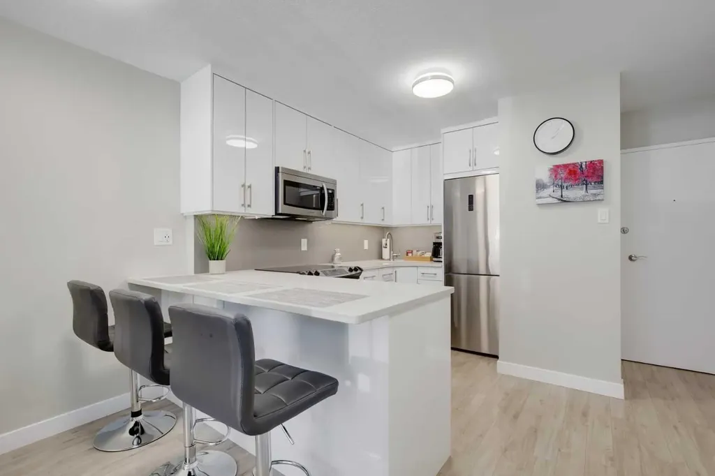 339 13 Avenue SW Calgary AB T2R0K3