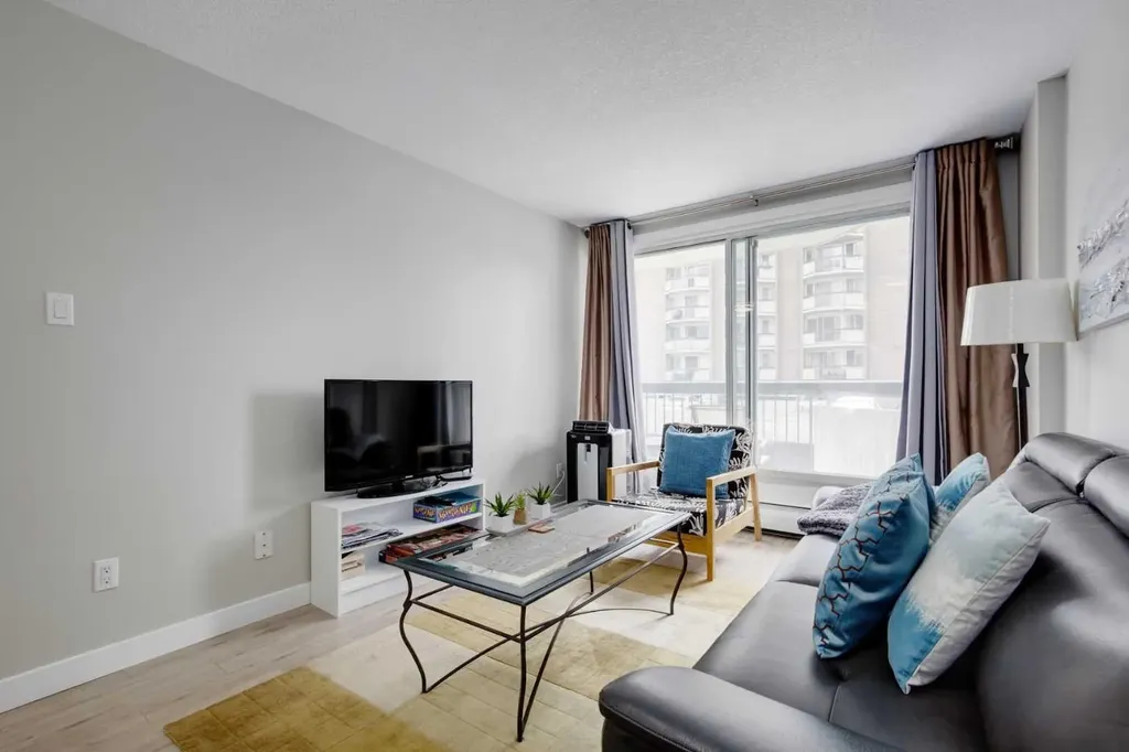 339 13 Avenue SW Calgary AB T2R0K3