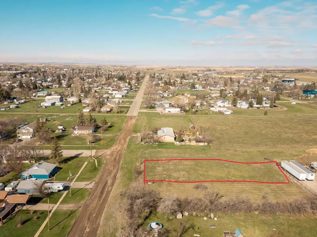 317 E 400 N Raymond AB T0K 2S0