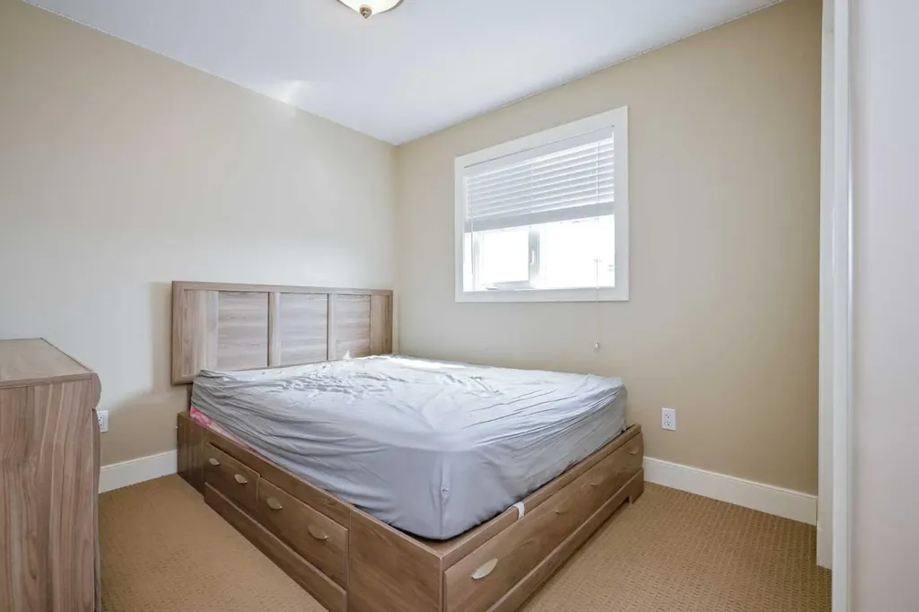 11037 67 Avenue Grande Prairie AB T8W2Y8