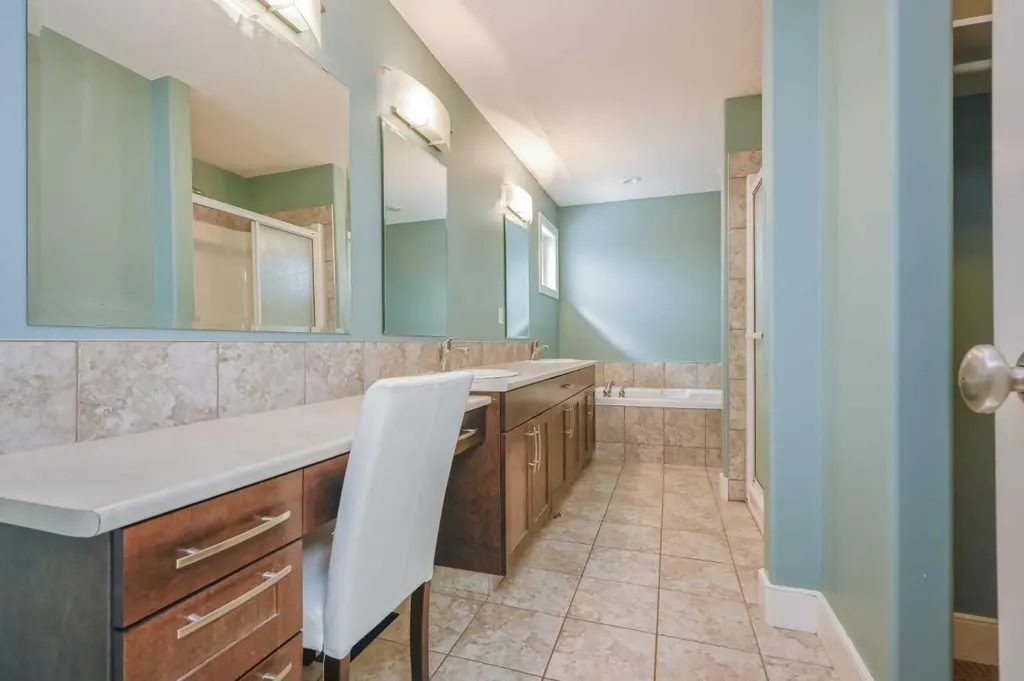 11037 67 Avenue Grande Prairie AB T8W2Y8