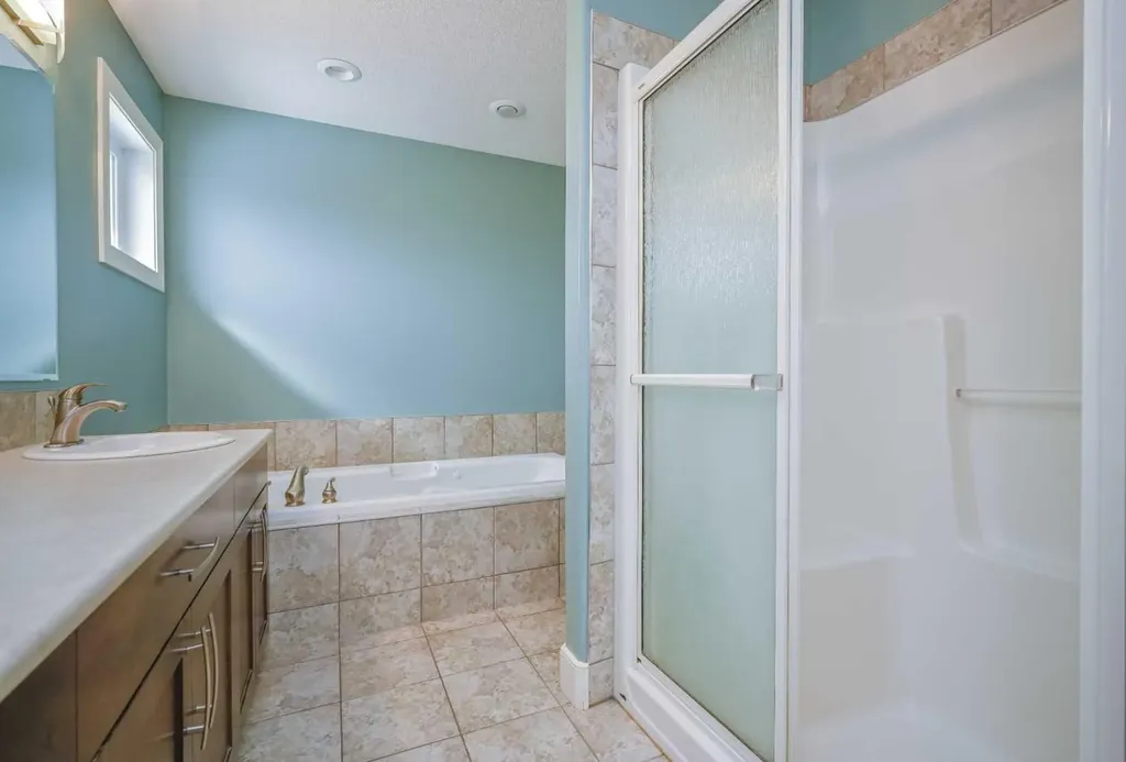 11037 67 Avenue Grande Prairie AB T8W2Y8