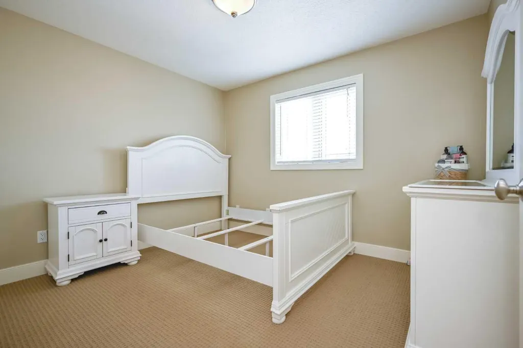 11037 67 Avenue Grande Prairie AB T8W2Y8