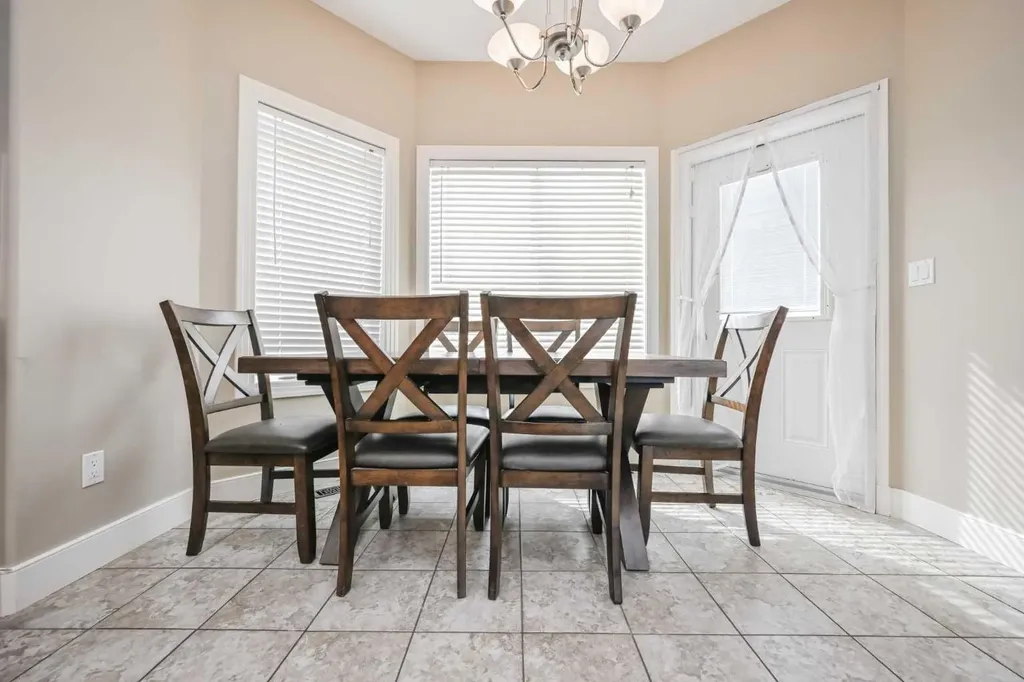 11037 67 Avenue Grande Prairie AB T8W2Y8