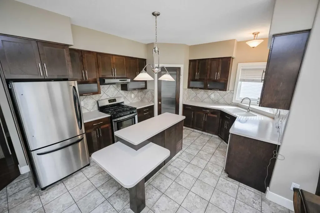 11037 67 Avenue Grande Prairie AB T8W2Y8