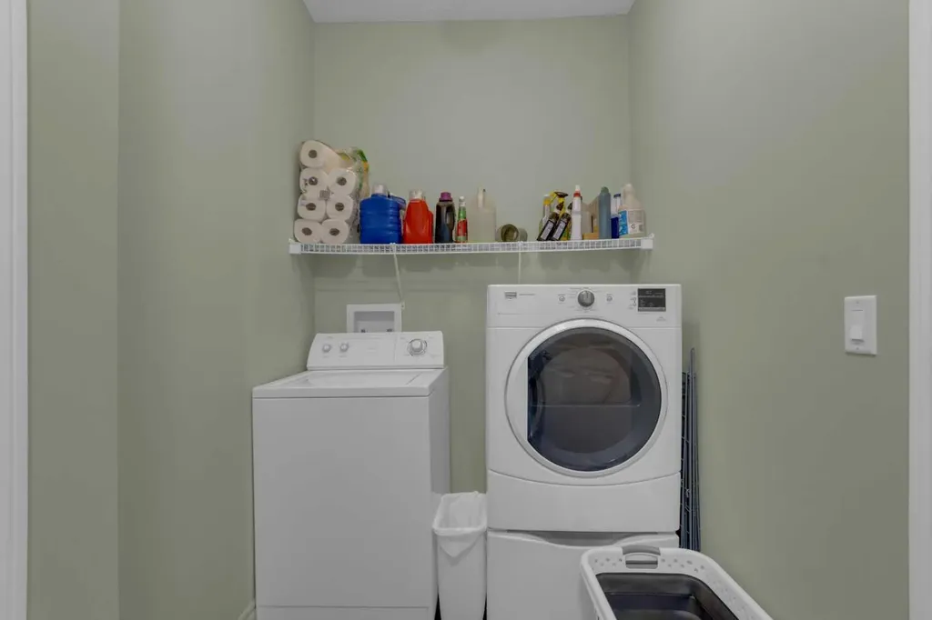 4 Cranfield Circle SE Calgary AB T3M 1G8