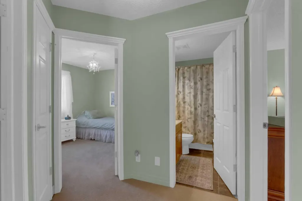 4 Cranfield Circle SE Calgary AB T3M 1G8