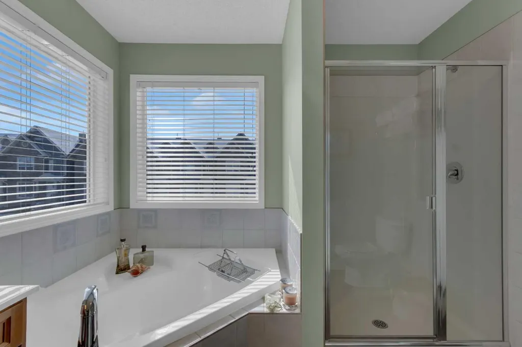 4 Cranfield Circle SE Calgary AB T3M 1G8