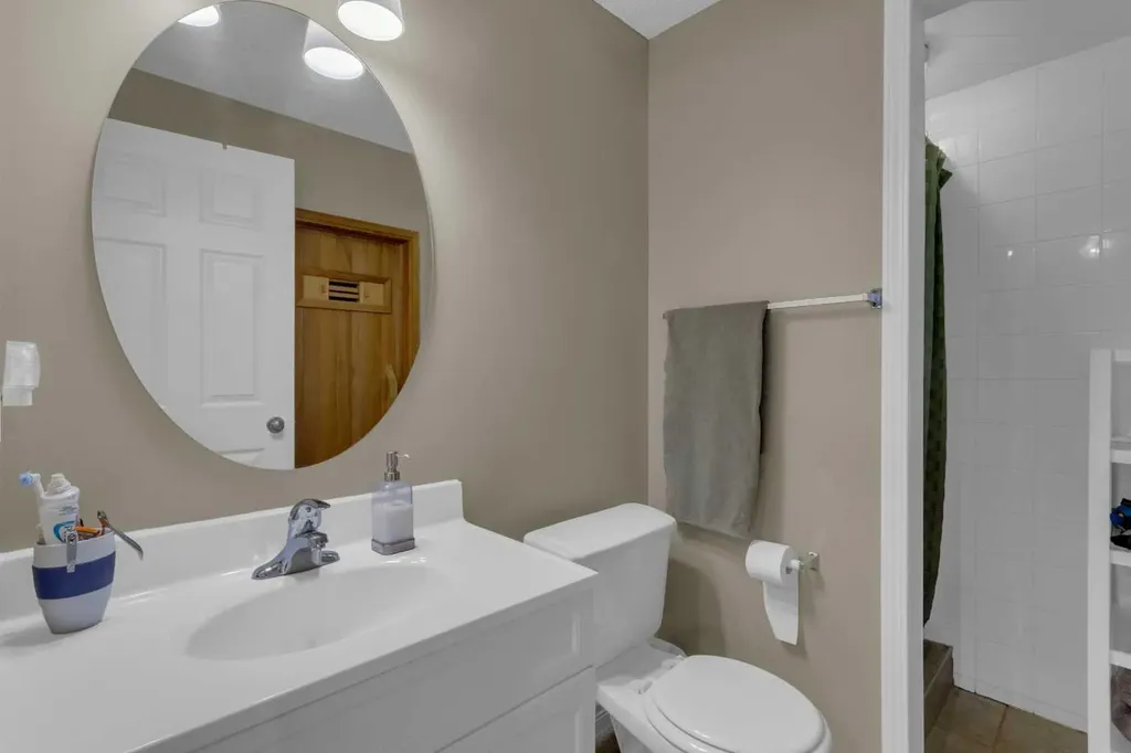 4 Cranfield Circle SE Calgary AB T3M 1G8