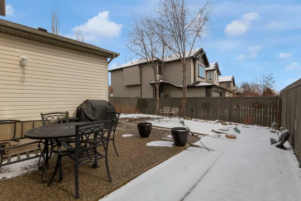 4 Cranfield Circle SE Calgary AB T3M 1G8