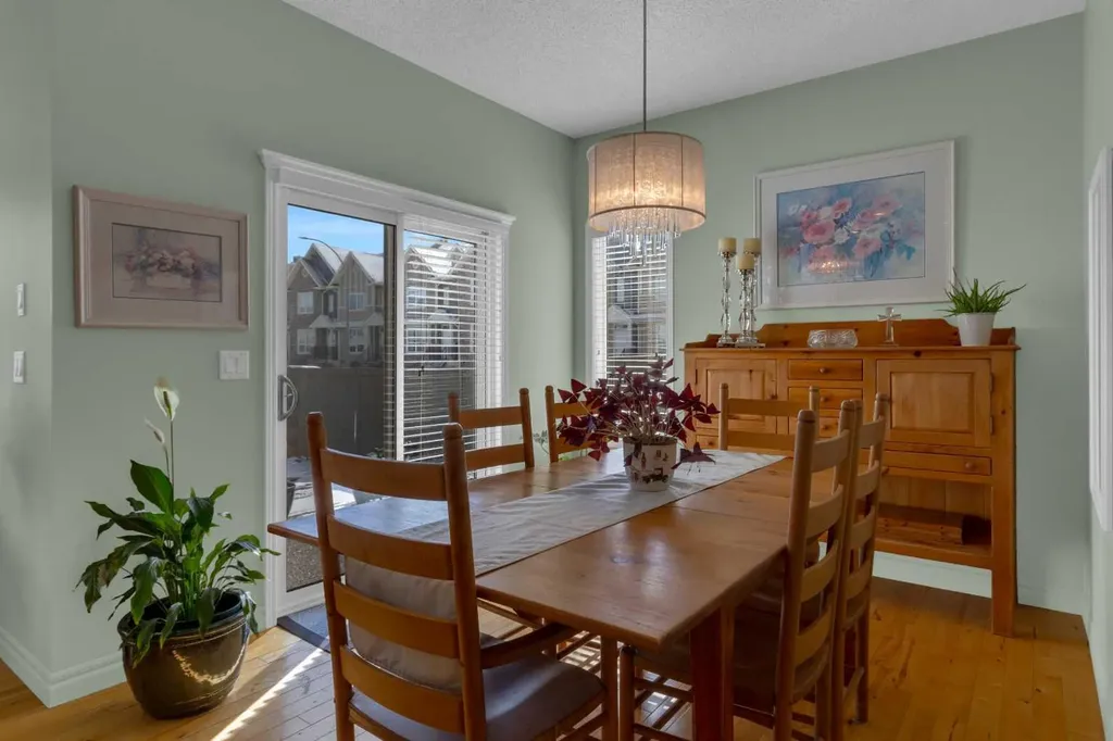 4 Cranfield Circle SE Calgary AB T3M 1G8