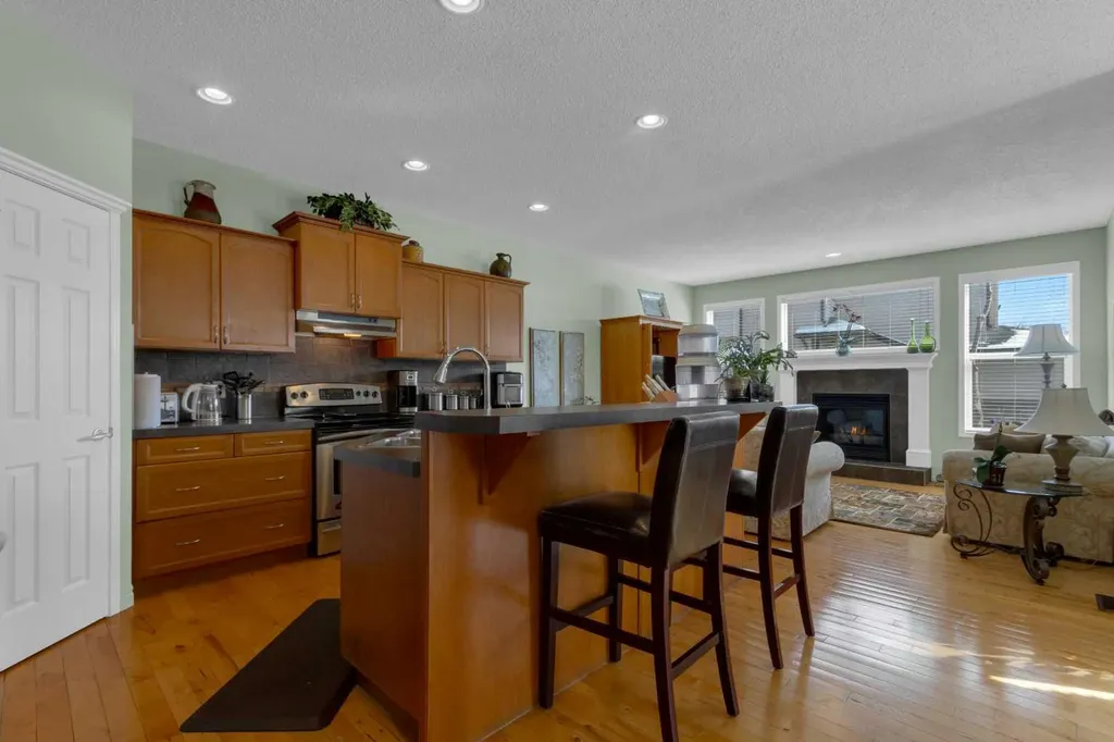 4 Cranfield Circle SE Calgary AB T3M 1G8
