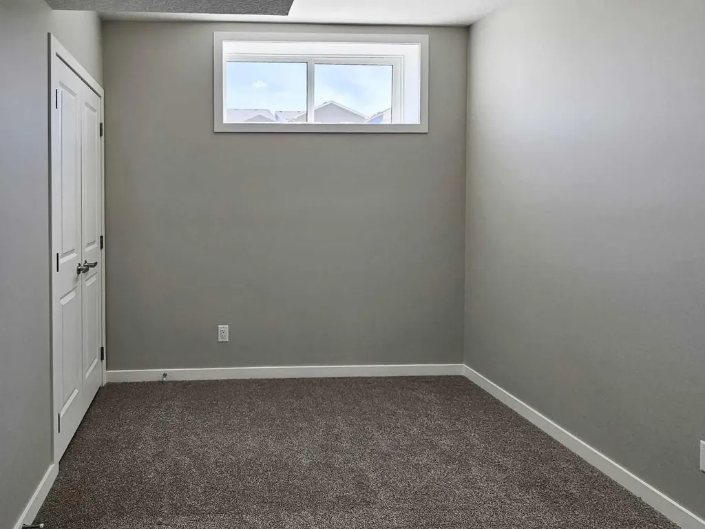 60 Herron Walk NE Calgary AB T3P 2L2