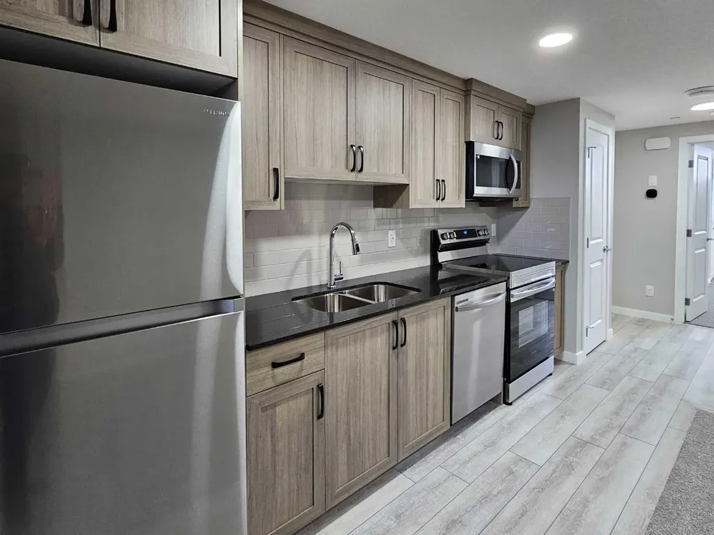 60 Herron Walk NE Calgary AB T3P 2L2