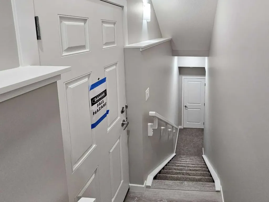 60 Herron Walk NE Calgary AB T3P 2L2