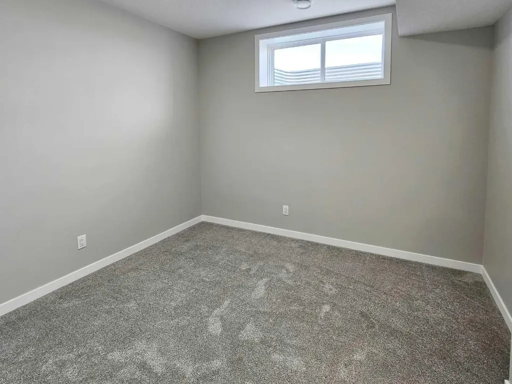 60 Herron Walk NE Calgary AB T3P 2L2