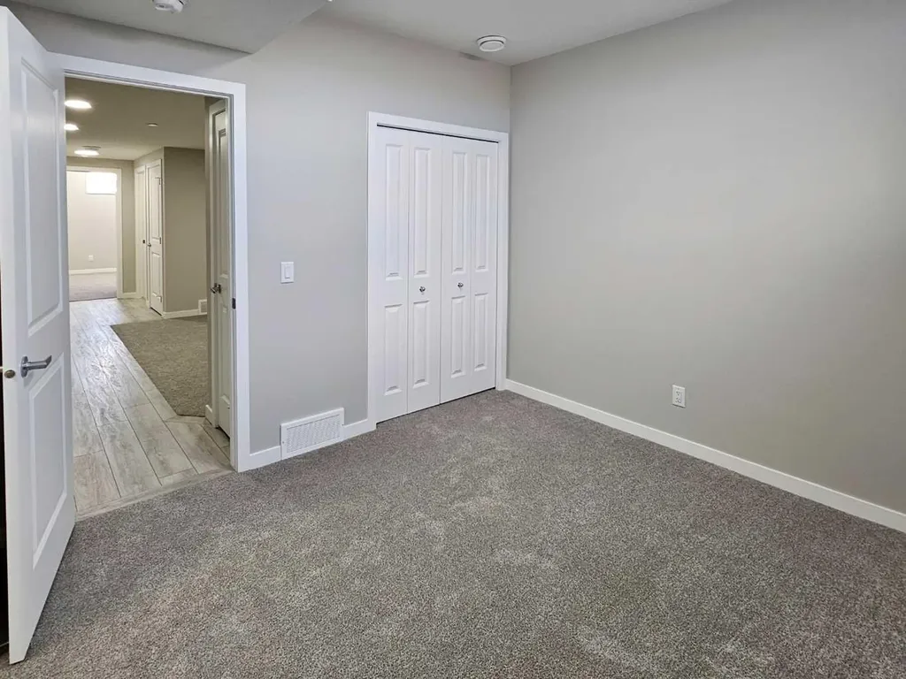60 Herron Walk NE Calgary AB T3P 2L2