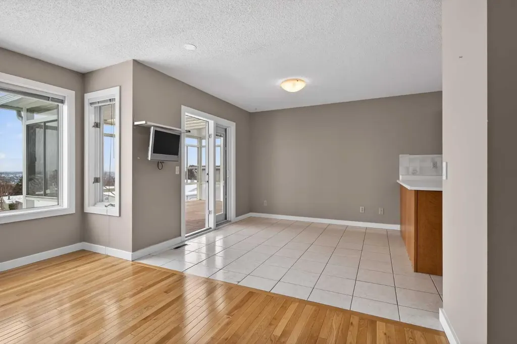 96 Norquay Heights NW Calgary AB T2K 6H4