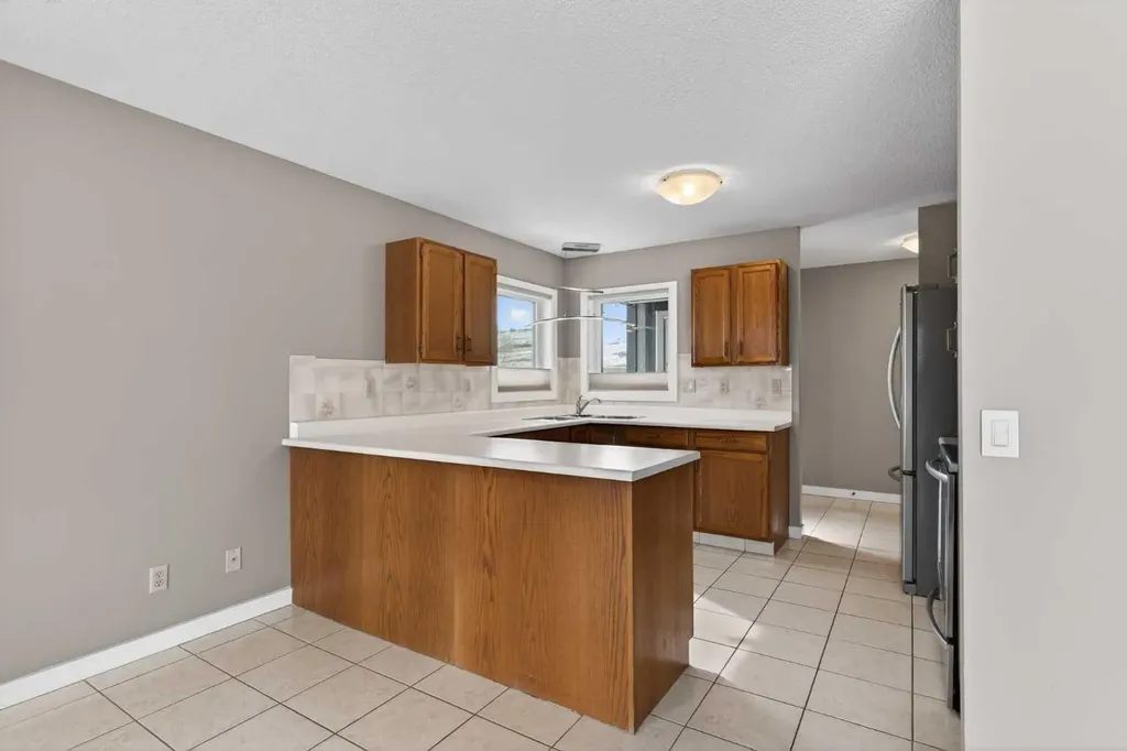 96 Norquay Heights NW Calgary AB T2K 6H4