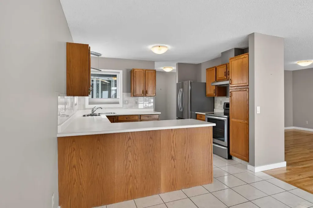 96 Norquay Heights NW Calgary AB T2K 6H4