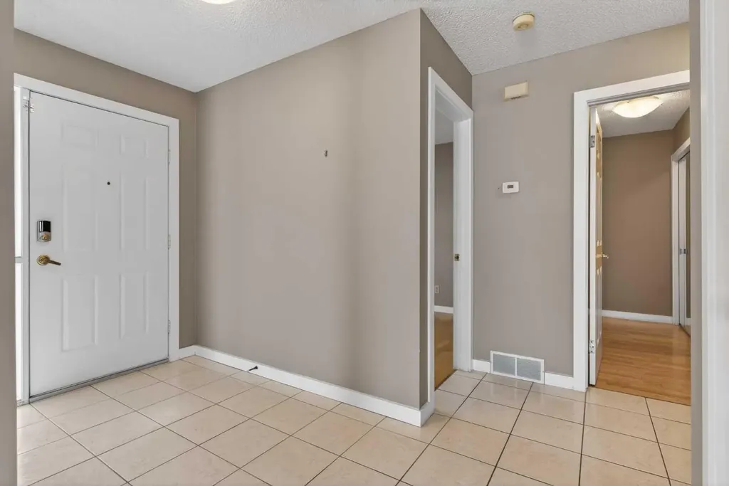 96 Norquay Heights NW Calgary AB T2K 6H4