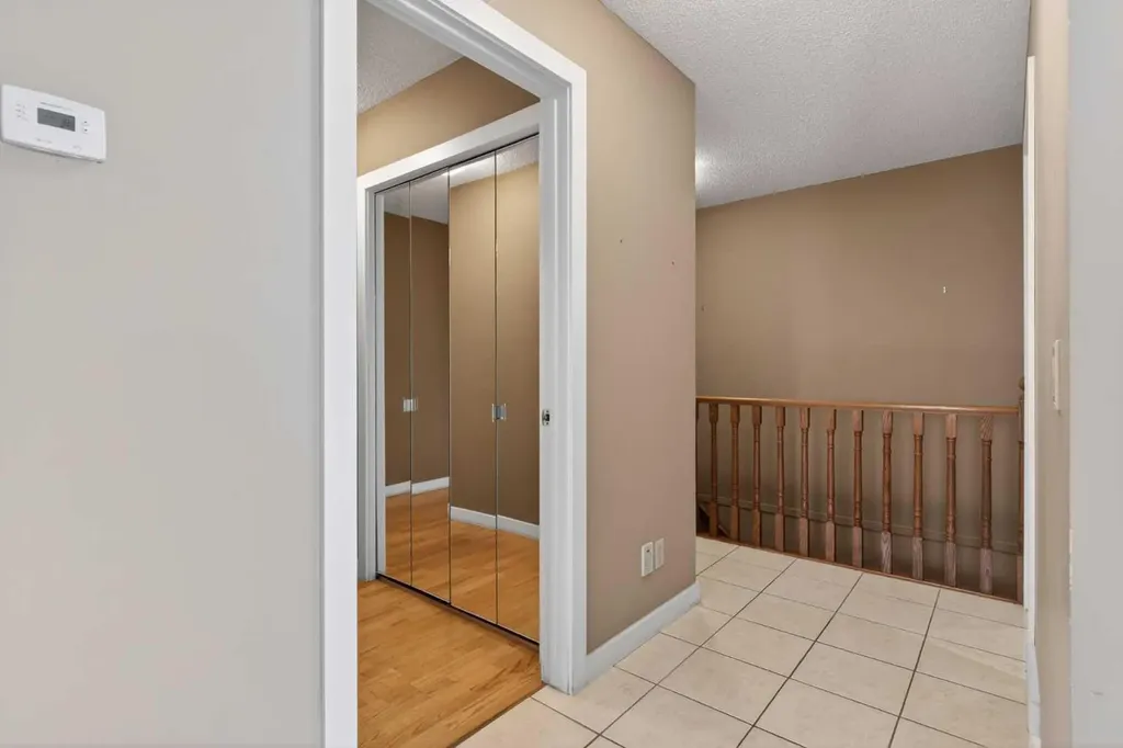 96 Norquay Heights NW Calgary AB T2K 6H4
