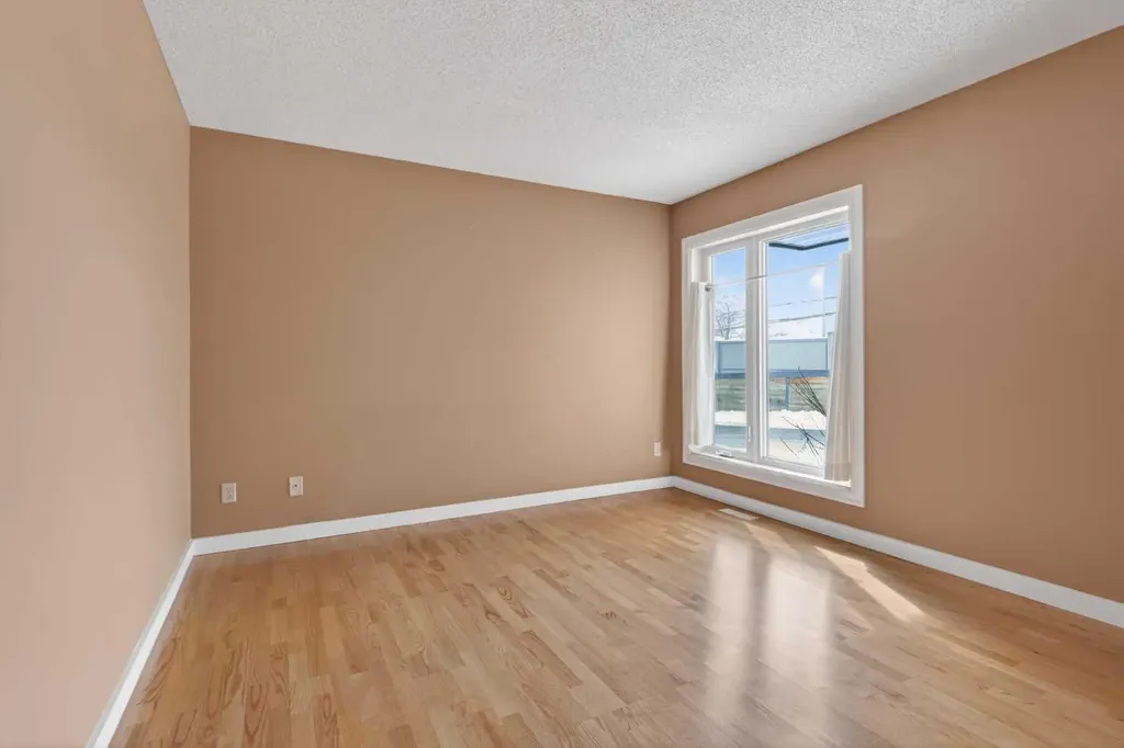 96 Norquay Heights NW Calgary AB T2K 6H4