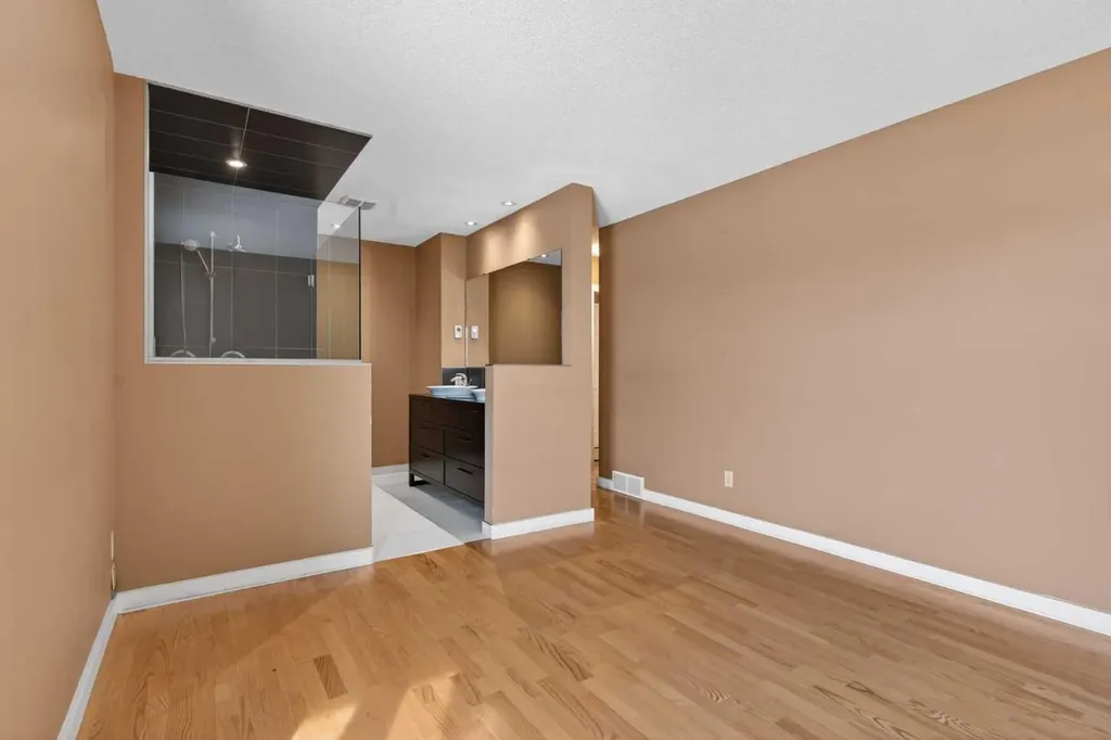 96 Norquay Heights NW Calgary AB T2K 6H4