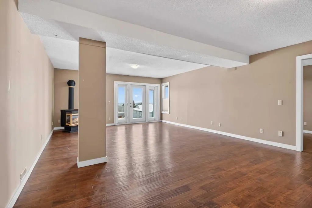 96 Norquay Heights NW Calgary AB T2K 6H4