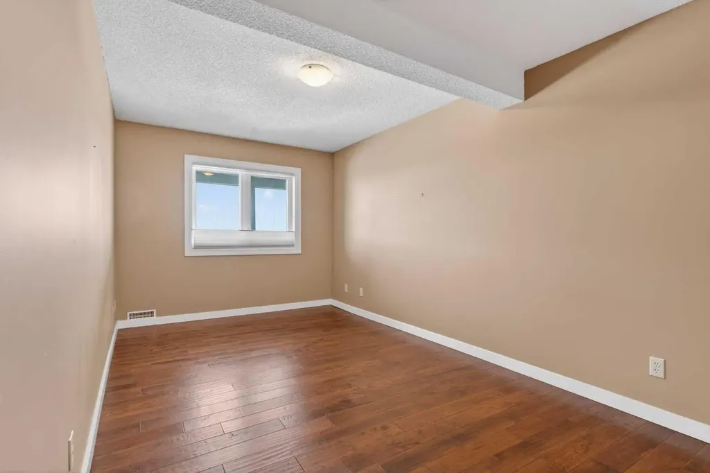 96 Norquay Heights NW Calgary AB T2K 6H4