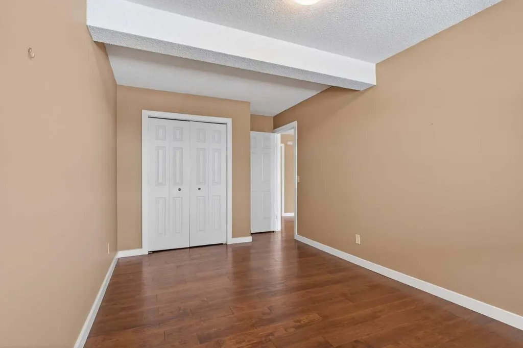 96 Norquay Heights NW Calgary AB T2K 6H4